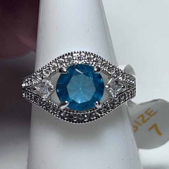 Ring Bomb Party Ring , NWOT, SIZE 7 - Picture 1 of 4